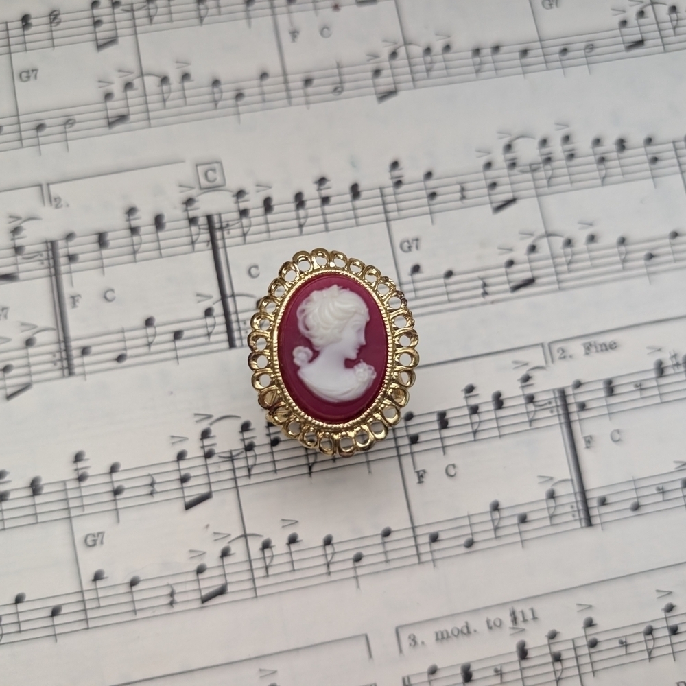 Vintage Cameo Scarf Ring Scarf Clip